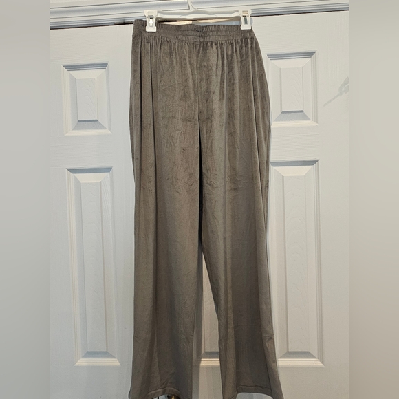 NWT SKIMS Velour Wide Leg Track Pants: Gunmetal - Picture 5 of 8